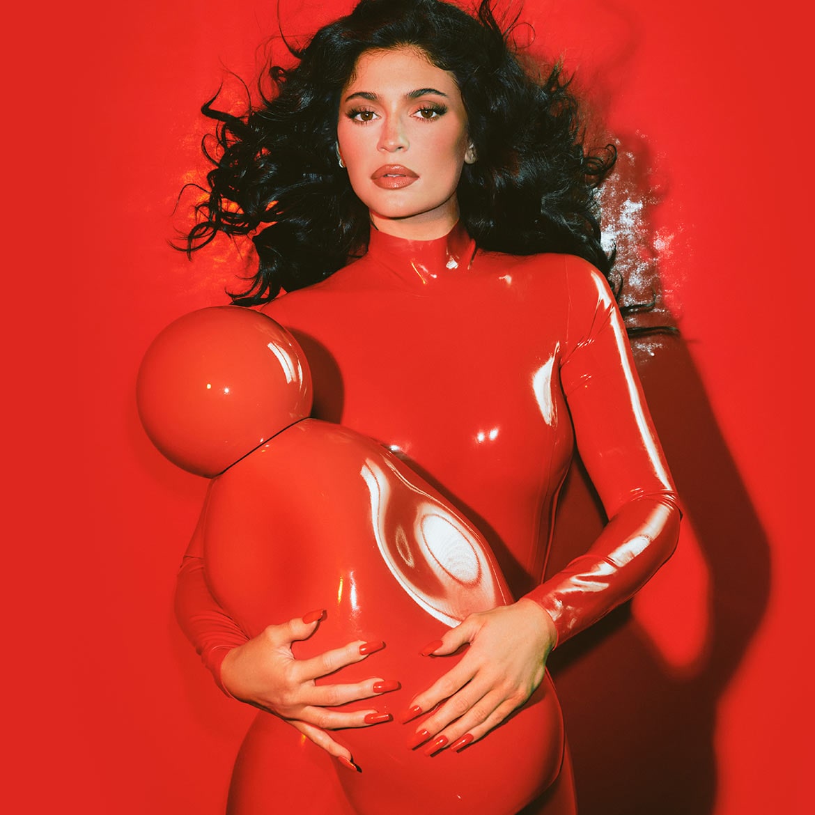 26-02-Brand-Activation-Kylie-Jenner-Cosmic-Intense-Brand-Highlight-Teaser-1170x1170px_01.jpg