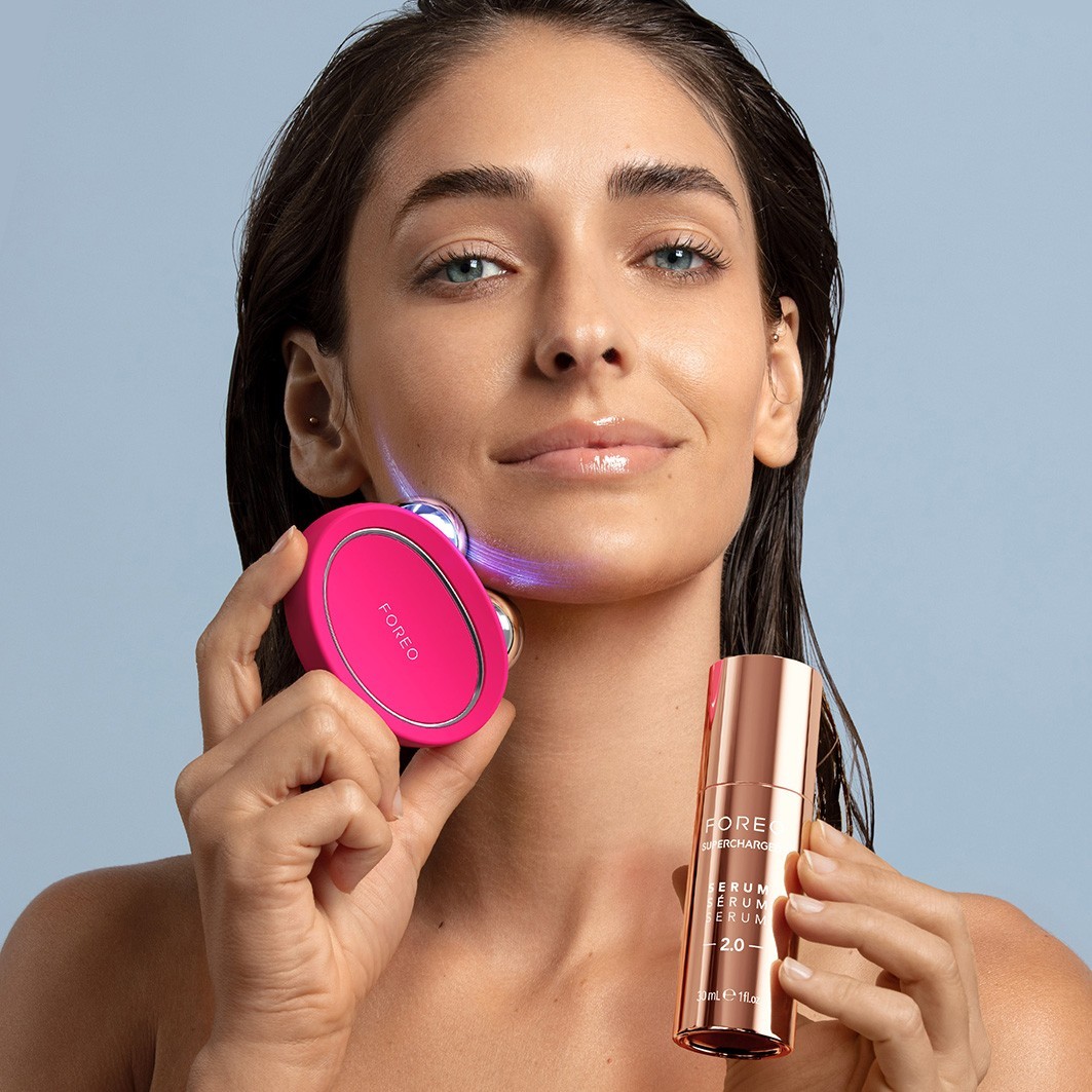 FOREO BEAR™ Aparato de microcorriente para el lifting facial