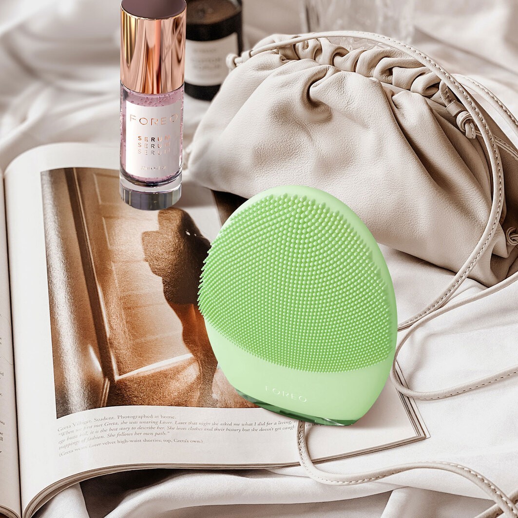FOREO LUNA™ Combination Skin Dispositivo de masaje facial