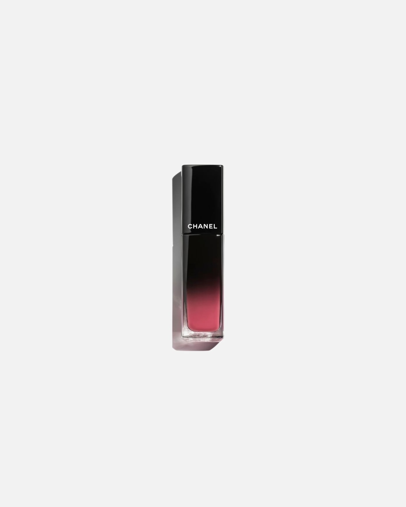 Barra de Labios para Mujer CHANEL ROUGE ALLURE LAQUE LÍQUIDA BRILLANTE Y DE LARGA DURACIÓN 64 - EXIGENCE